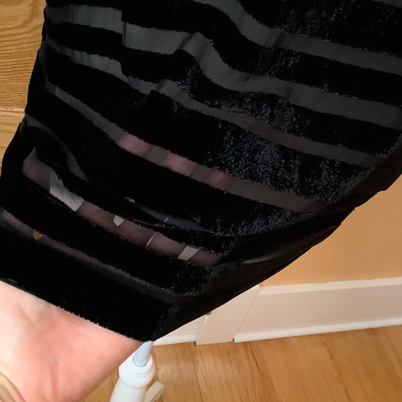 EILEEN FISHER Black Silk Velvet Burnout Cap Sleeve Top Size S - Picture 7 of 10